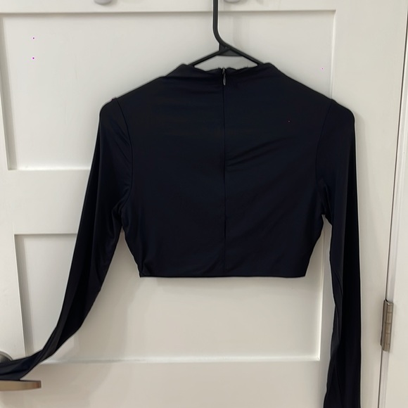 Meshki long sleeve crop top - Picture 4 of 4